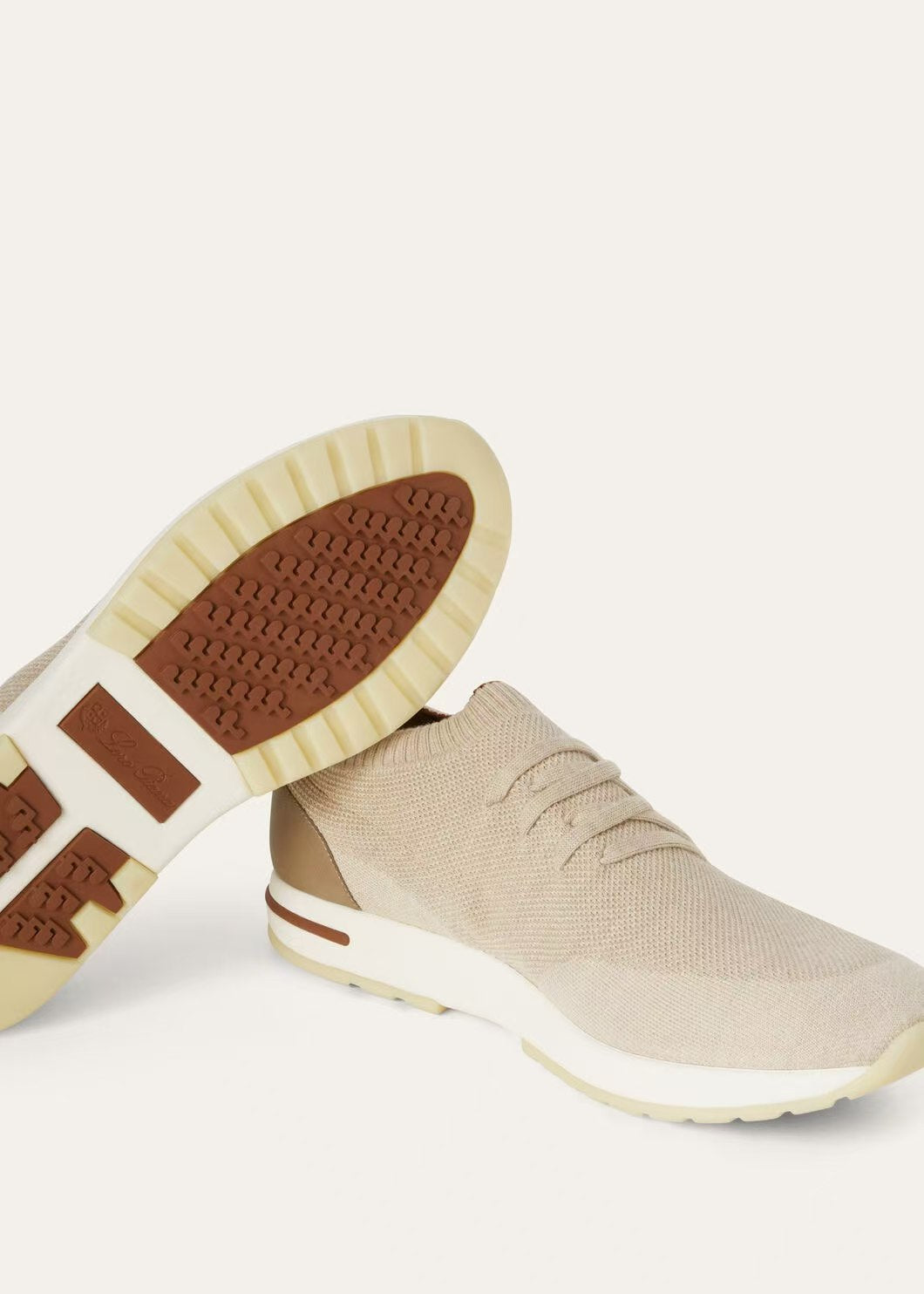Walk sneaker